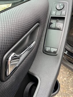 Mercedes A - 5