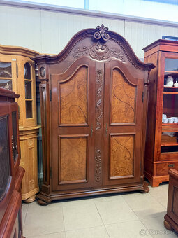 Dvoudvéřová zdobená starožitná skříň s intarzií - 5