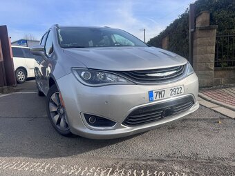 Chrysler Pacifica 3,6 Hybrid Radar Limited DVD 2019 - 5