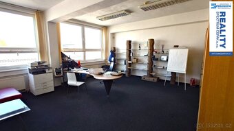 Pronájem kanceláří s parkováním, 235 a 257m2 - Lišov, Hůreck - 5