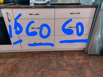 moderní kuchyňská linka se spotřebiči - 5