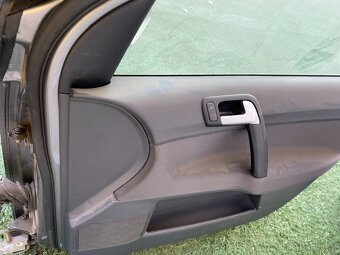 VW Polo IV 9N dveře 2x - 5
