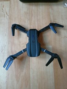 Dron E99 pro nový 2 roky záruka - 5