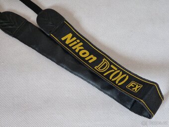 Nikon D700 + grip - 5