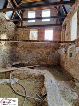 Dvoupatrový dům s podkrovím a zahradou, 3km od K.Hory - 5