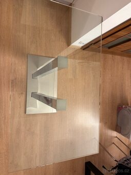 Jídelní stůl skleněný -jako nový - 5