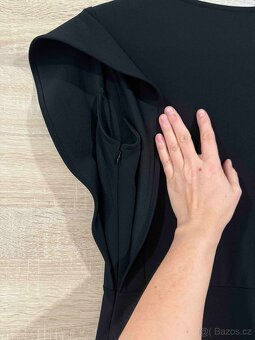 Černé šaty GUESS s volány - 5