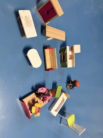 Dětský domeček s nábytkem viz.foto - 5