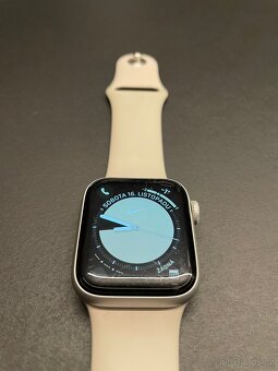 Apple Watch serie 5 40mm stribrne - 5