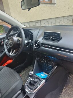 Mazda 2 - 5