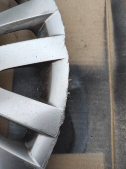 2 kusy poklice Volkswagen Golf VI. (15") - 5