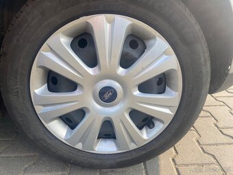 Ford poklice 16 originál - 5