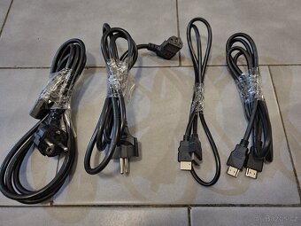 Kabely do PC, redukce, vga a ostatní. - 5