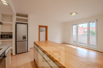 Prostorný byt 2+kk, 52m2 s balkonem a garážovým stáním – Záb - 5