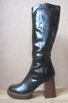 Černé stylové kozačky na podpatku 37 - 5