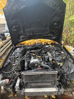 Náhradní díly Mercedes e320 w211 - 5