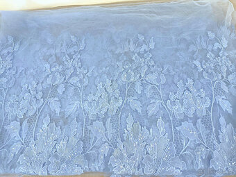 luxusní látka na plesové šaty krajka metráž vyšívaný tyl - 5