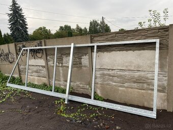 Samonosná posuvná brána v žárovém zinku - 5