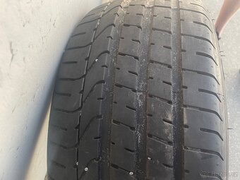 235/35R19 - 5