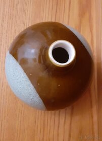 Keramická vázička Brusel, zn. Kravsko, cca. 60. l. - 5