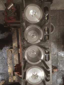 Prodám motor Zetor URI 6701 po Go - 5