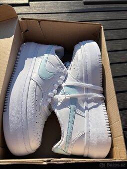 Nike Sneakersy Court Vision Alta 41. - 5