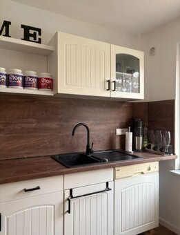 Moderní venkovská kuchyně se spotřebiči,5780 - 5