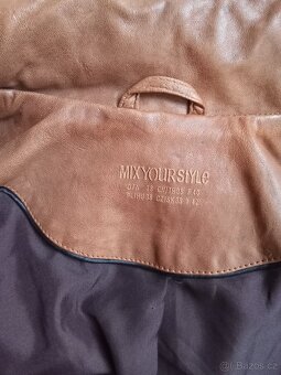 Bunda z pravé kůže, velikost M - 5