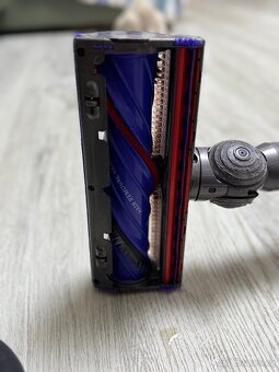 Dyson SV25 – kompletní sada + nabíječka - 5