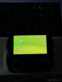 Sony PSP GO - 5