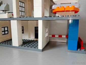 Lego Duplo policejní stanice - 5