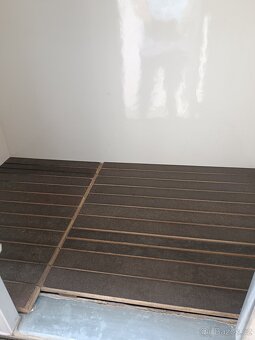 Přívěsný vozík na přepravu psů 4 box - 5