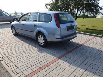 Ford Focus Kombi 1.6i benzín - 5