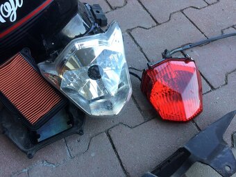 Honda CB125F dily Nadrz sedadlo vyfuk blikace atd - 5