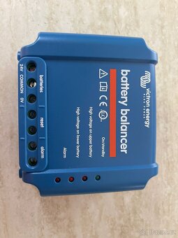 Victron BlueSmart IP22 nabíječka baterií 24V/16A + balancer - 5