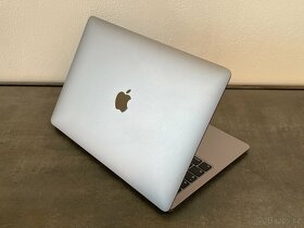MacBook Air 13" 2020 i7 / 16GB RAM - 5