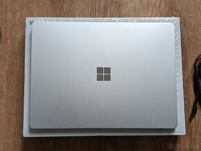 Microsoft Surface Laptop Go - 5