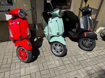 Vespa Primavera 125 RED E5+ - 5