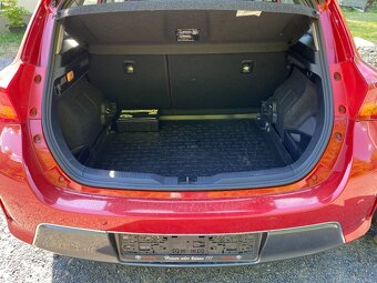 Toyota Auris 1.8 hybrid TOP STAV - 5