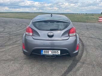 Hyundai Veloster - 5