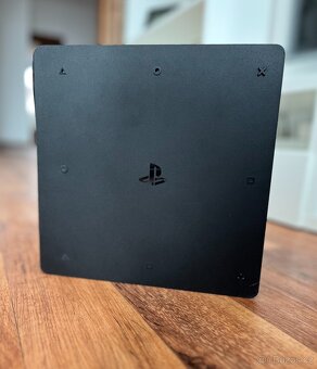 Playstation 4 Slim (CUH-2016B) 1TB černá - 5