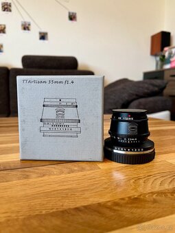 Nikon ZFC + 4x objektiv + příslušenství - 5