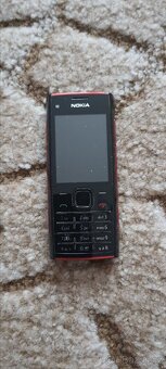 5 mobilních telefonú - 5