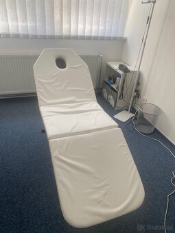 Prodám skládací kosmetické lehátko – bílé - 5