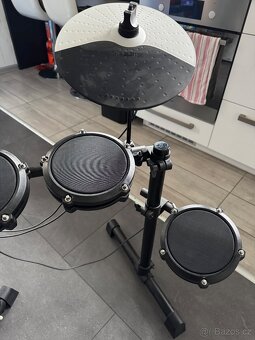 elektronická bicí souprava Alesis Debut Kit.+ stolička - 5