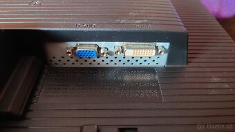 SIROKOUHLY MONITOR LG FLATRON L194WT-SF - 5