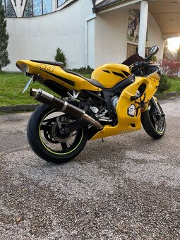 Yamaha R6 (2000) – VR46 Day Moon Edition – 88 kW - 5