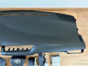 Toyota Avensis T29 sada airbagů - 5