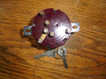 Spínací skříňka panelka - originál (nová) - 5