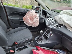 Ford Fiesta 1.25i - díly z vozu - 5